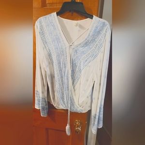 Elan boho blouse with tassle closure